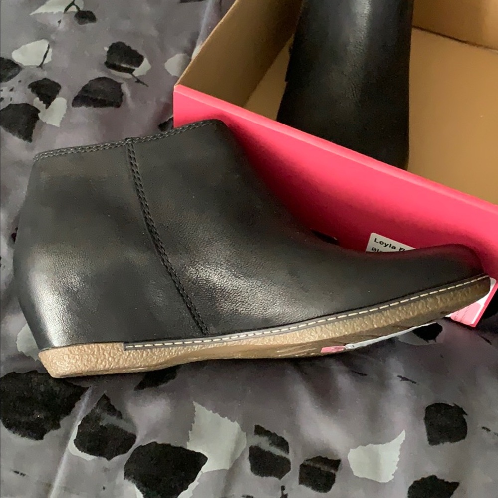 Dansko black shoes